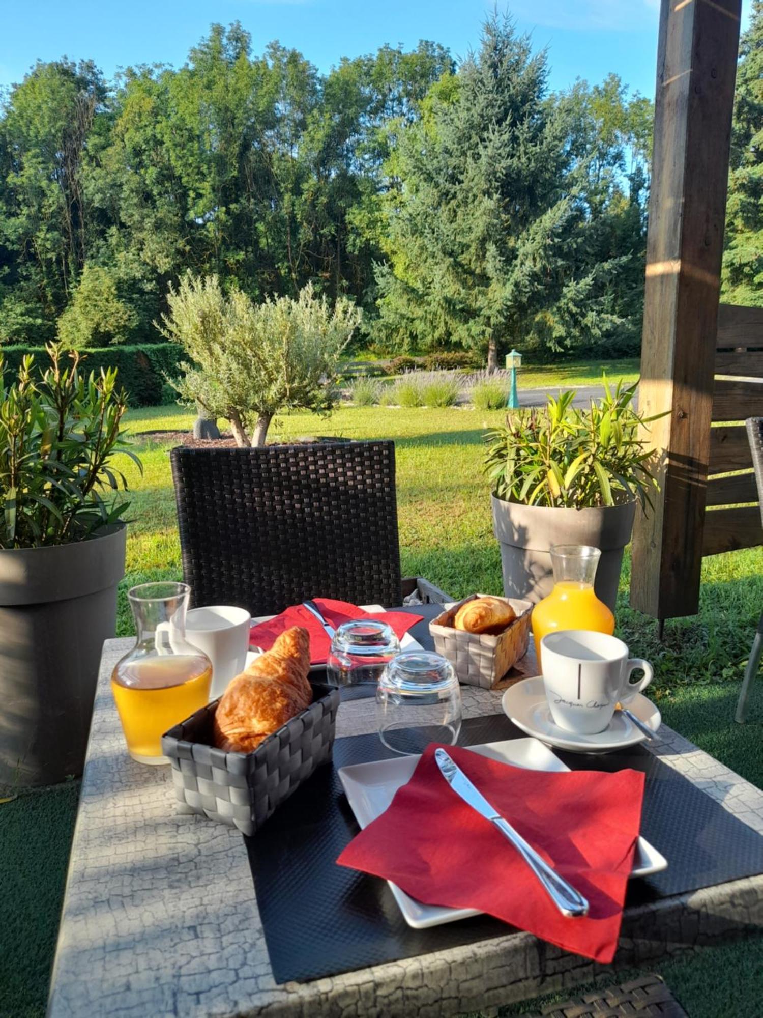 Hotel De L'ile D'amour Langeac